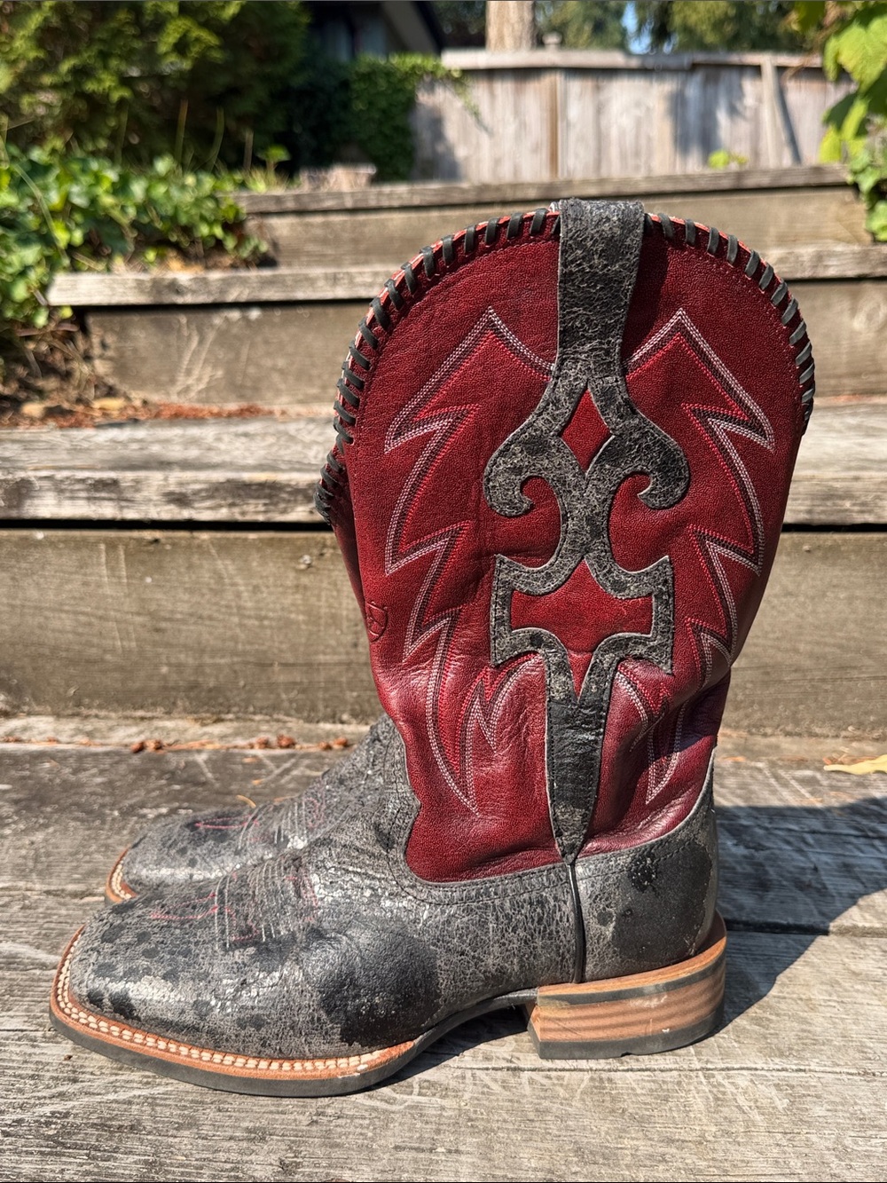 ARIAT Men's Red and Black Western Cowboy Boots